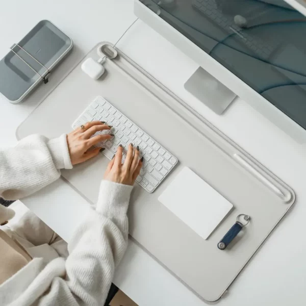 Orbitkey Desk Mat Medium in weiss